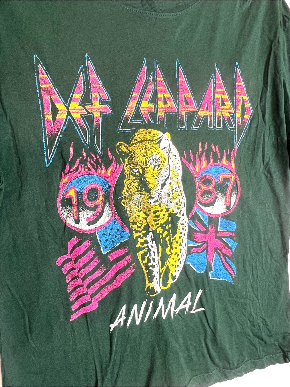 Letluv by Anthropologie Def Leppard Green Tee Size Small - Picture 6 of 10